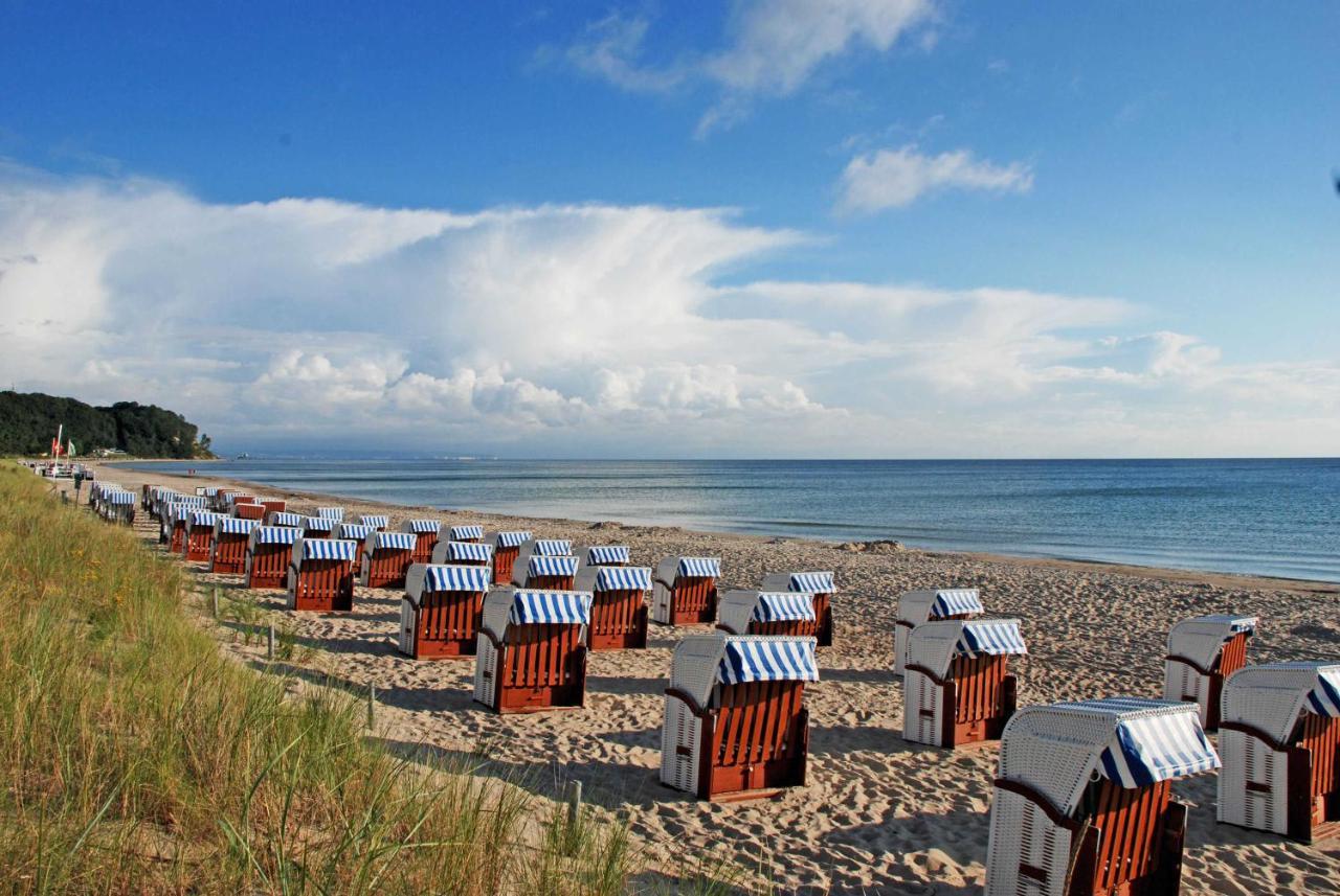Ferienhaus Zum Boddenstrand Mit Ka Groß Zicker Bagian luar foto