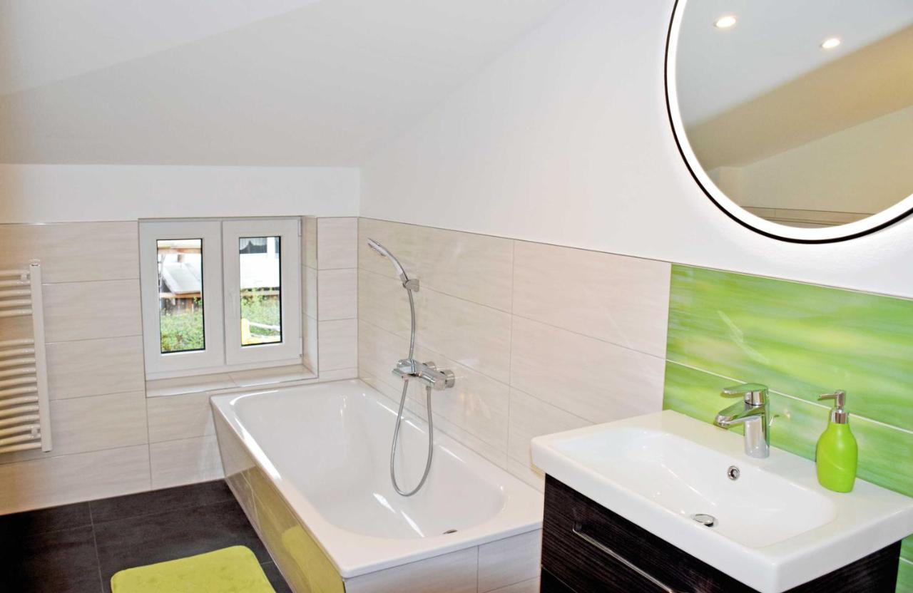 Ferienhaus Zum Boddenstrand Mit Ka Groß Zicker Ruang foto