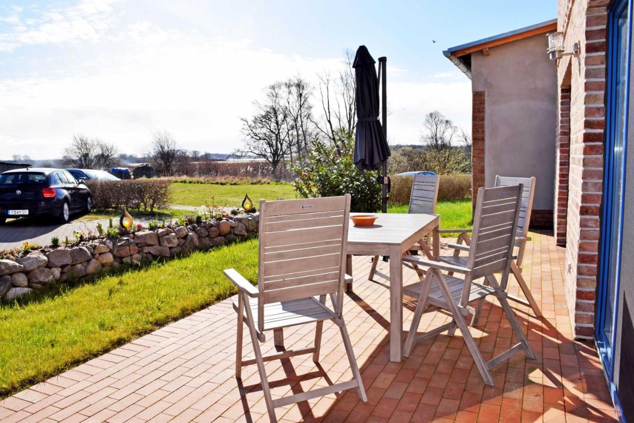 Ferienhaus Zum Boddenstrand Mit Ka Groß Zicker Bagian luar foto