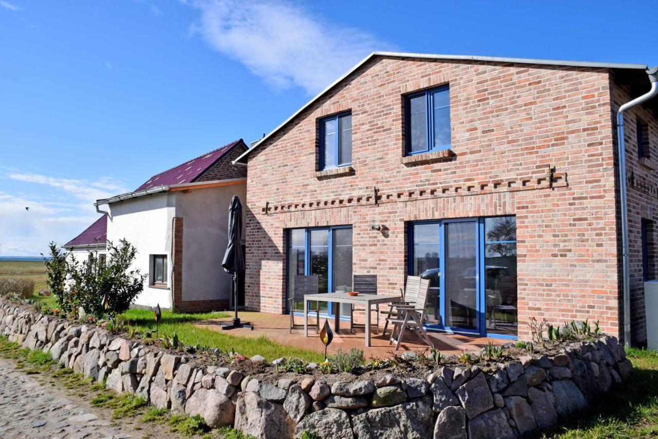 Ferienhaus Zum Boddenstrand Mit Ka Groß Zicker Bagian luar foto