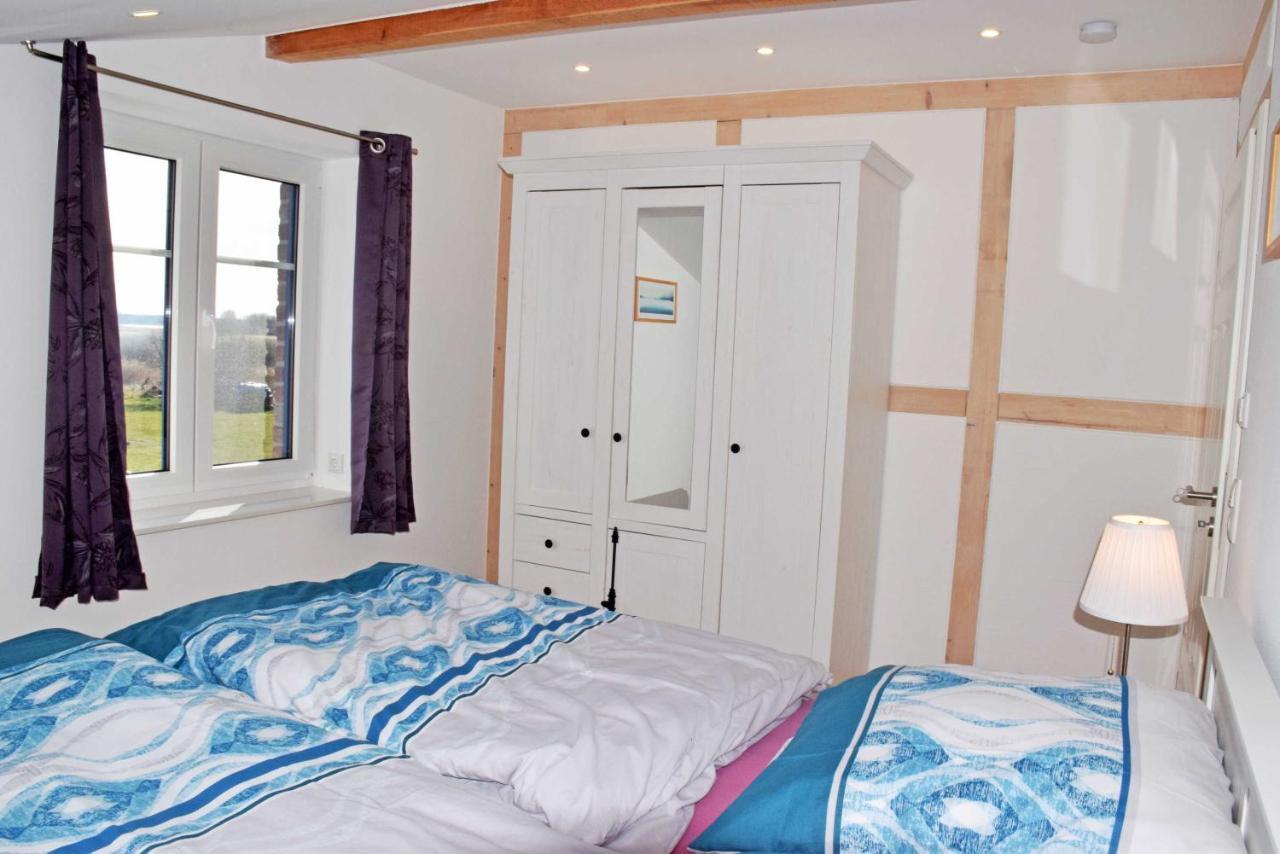 Ferienhaus Zum Boddenstrand Mit Ka Groß Zicker Bagian luar foto